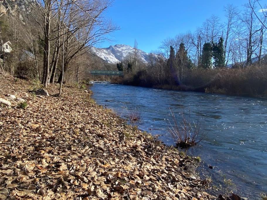 Entre La Montagne Et La Riviere Daire Sinsat Dış mekan fotoğraf
