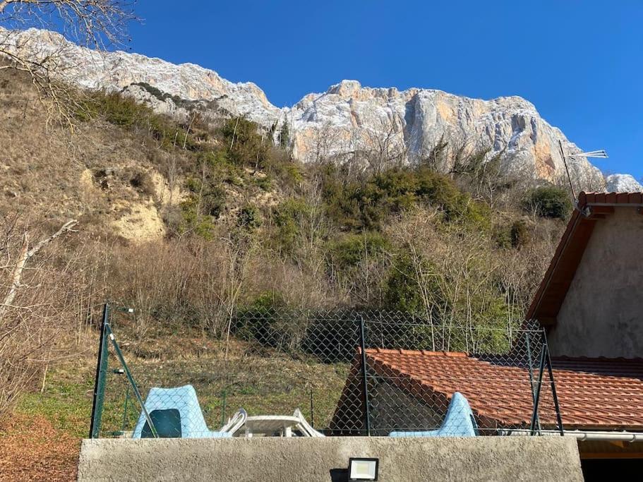 Entre La Montagne Et La Riviere Daire Sinsat Dış mekan fotoğraf